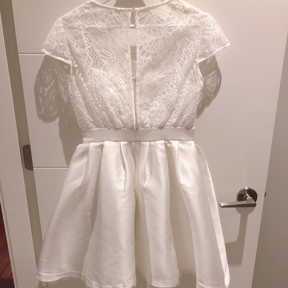 New Lady’s white lace dress - Picture 3 of 5